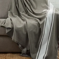 Taupe 200x300cm sengetæppe stribet